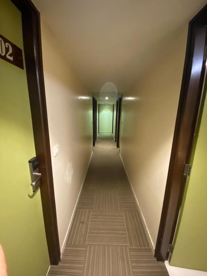 Hotel Regal International - Near Mumbai International Airport Andheri East Buitenkant foto