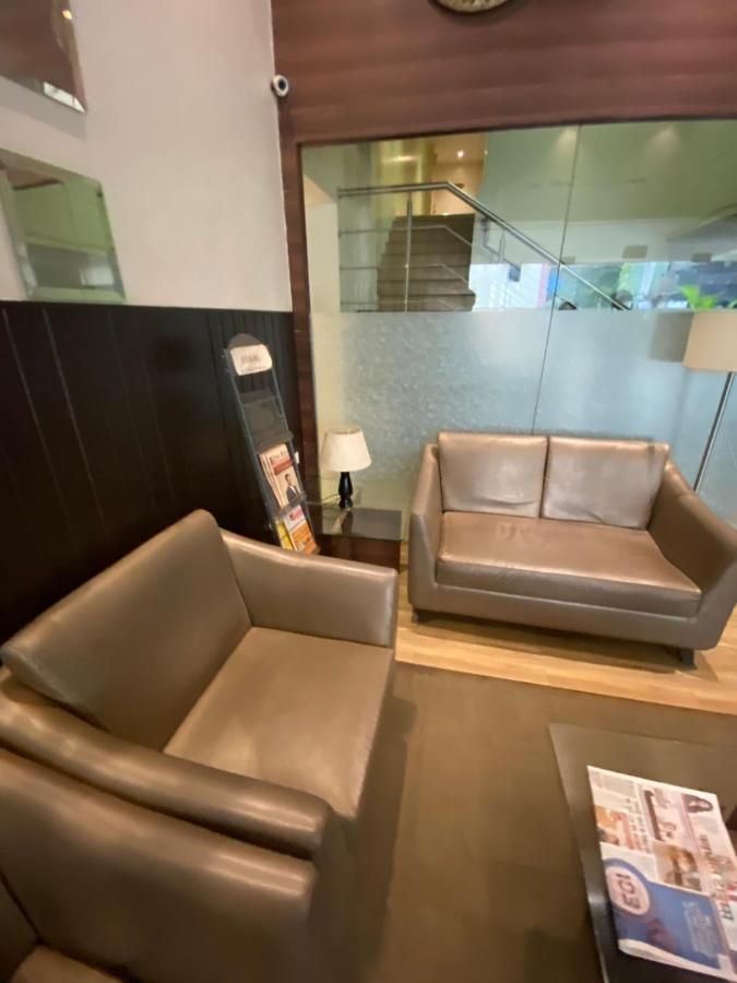 Hotel Regal International - Near Mumbai International Airport Andheri East Buitenkant foto