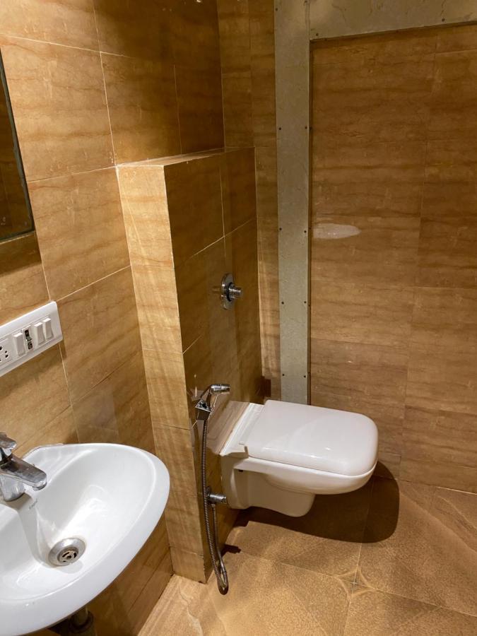 Hotel Regal International - Near Mumbai International Airport Andheri East Buitenkant foto